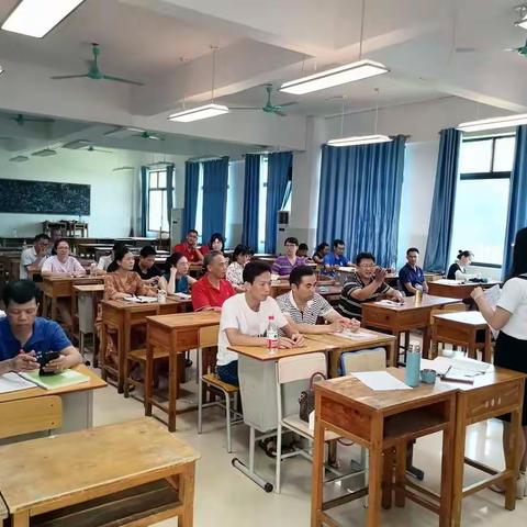 携手并进促发展，竭心协力创辉煌——贵港市江南中学2021年秋季期开学党建引领数学科组交流会