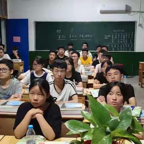 上栗县职业中等专业学校学生《开学第一课》的观与感