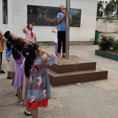 袁老庄小学“关爱生命，预防溺水”安全主题升旗仪式