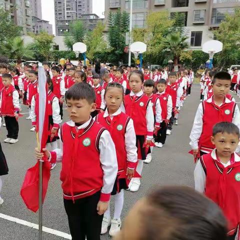 二5班海燕中队“传承红色基因，争做新时代好少年”建队节活动