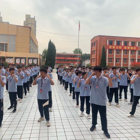 洛宁县高级中学首届博极泰拳馆青少年自卫防暴演练公开课开讲啦！