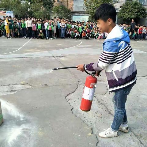 大义小学消防疏散演练