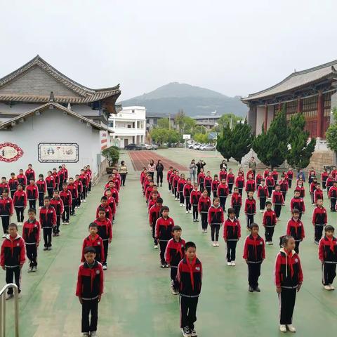 🌈“喜迎二十大，争做好队员”—龙街中心小学少先队建队日活动🌴