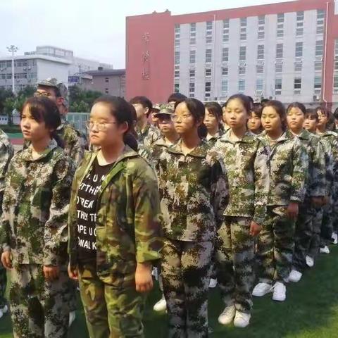 无奋斗，不青春，我为自己代言！——三贤中学2022届10班军训纪实