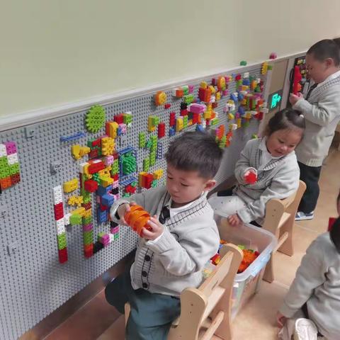 小班班级区域活动——蔚蓝海岸幼儿园2023.4.10