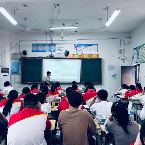 让数学课堂绽放风采——八年级数学组教研活动