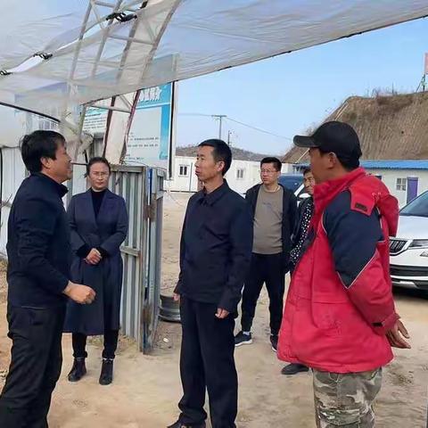 高明调研指导子长春季果园综合管护工作