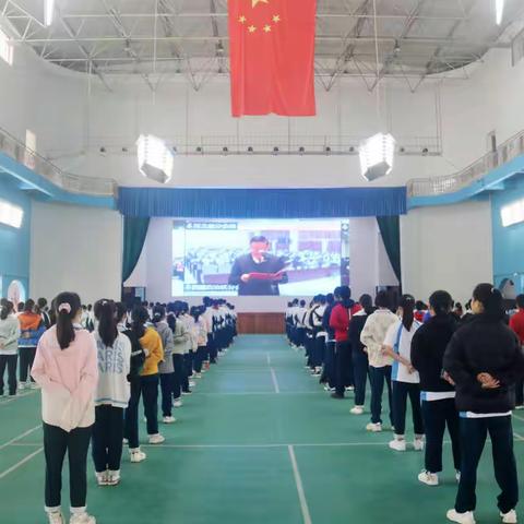 我校参加第七届中小学生国家宪法日“宪法晨读”活动