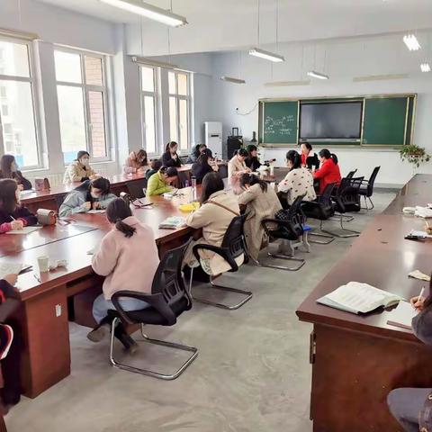 教研无止境，砥砺共前行       ——鲁公小学四五年级集体教研活动