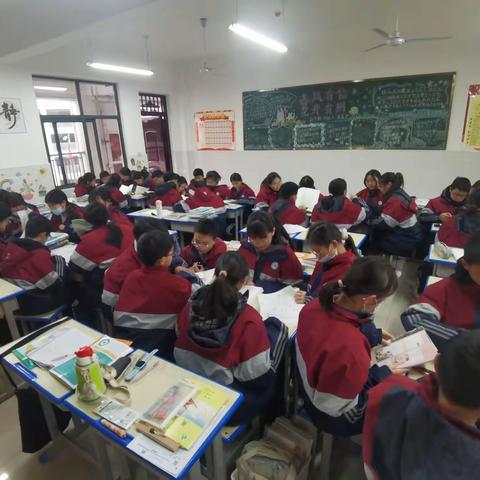 书香润泽青春，阅读点亮人生——息县三中七2班小组读书分享会