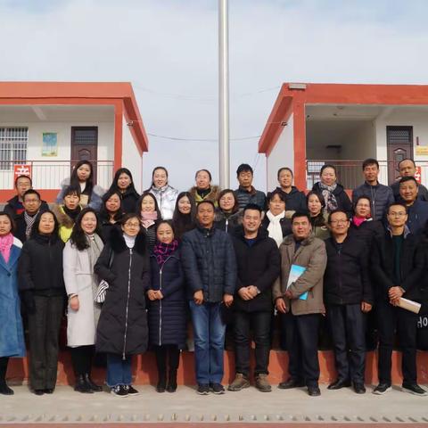 专家引领 助推教学——国培计划（2018）赴交道镇中心小学送教下乡活动简讯