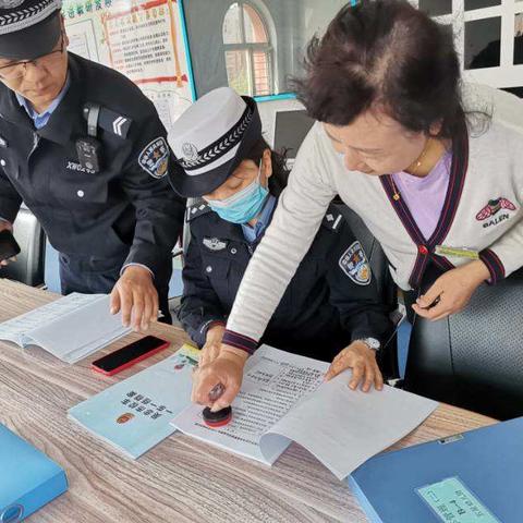 校车安全，警钟长鸣———五星幼儿园迎接校车安全检查