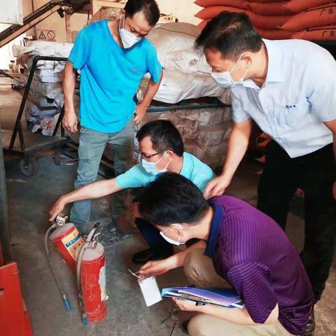 养殖业管理股派出工作组随机抽查，确保安全生产、食品安全和养殖污染防控监管工作落实落细