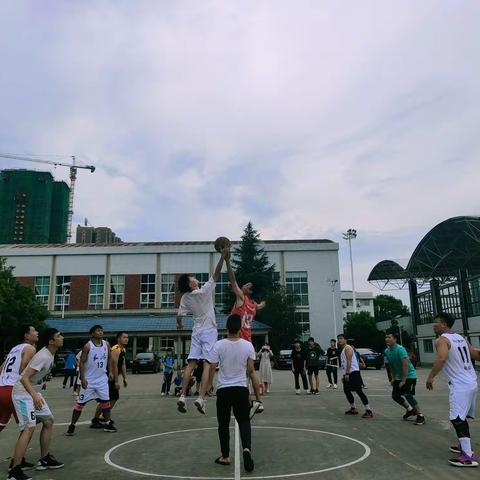 动力青春,助力三考——长鸿学校友谊赛