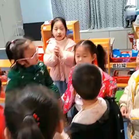 大班班本课程《西游记之“洞”的初探索》