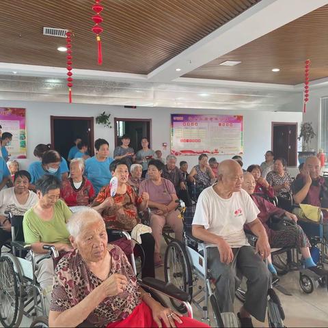 尊老敬老，弘扬中华民族传统美德！