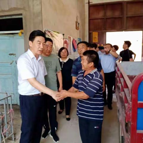 县委李华林书记深入徐木中心检查指导脱贫攻坚工作