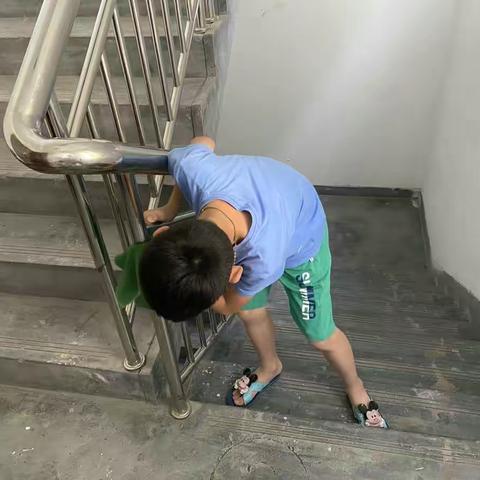 打扫楼道