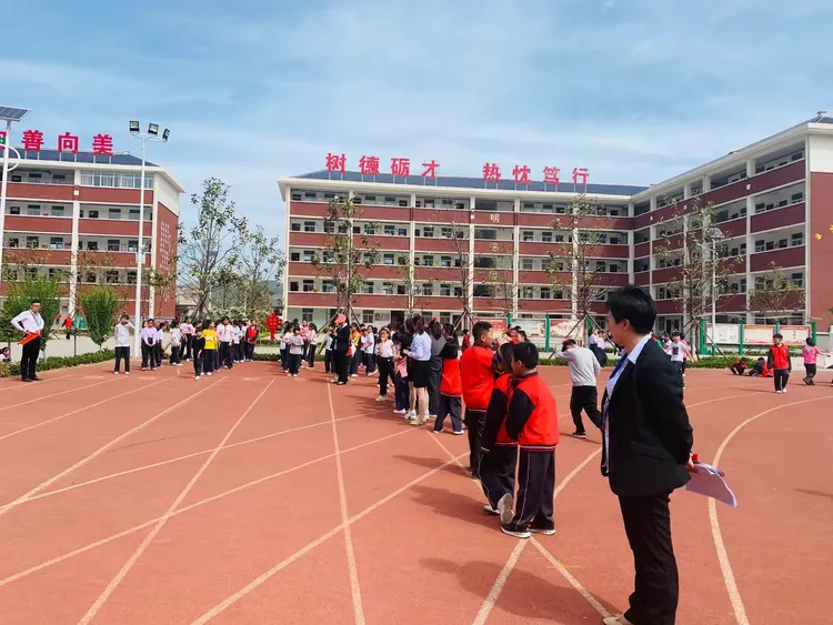 卢氏清华园学校2019年夏季运动会