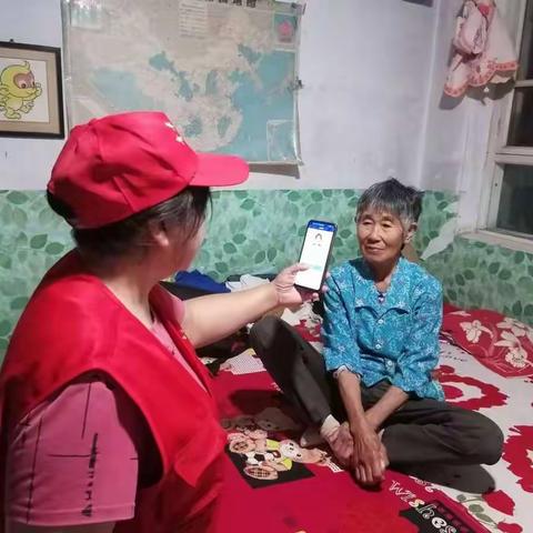 养老保险宣传进村庄，汤家河镇社工站在行动