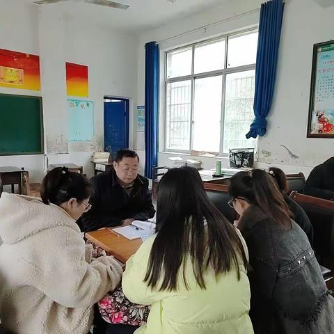 精细把脉 悉心指导——县教研室姚建华主任深入西安镇中学小学数学课堂指导教学工作