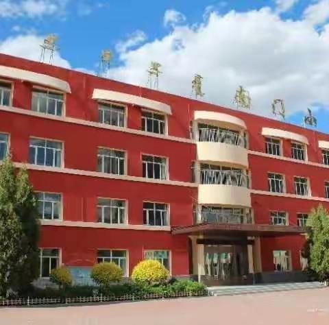 南门小学六年三班《公益大讲堂之学法时光》第二十四期《儿童安全座椅纳入立法,这才是送给孩子最好的礼物》！