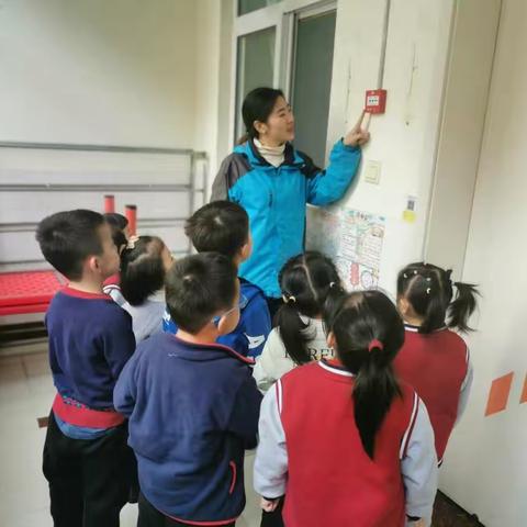 华兴幼儿园第一分园—阳光班《认识消防安全标志》