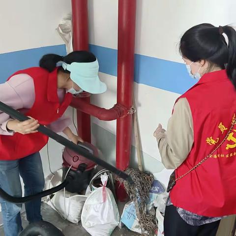 金海湖社区开展楼道清理