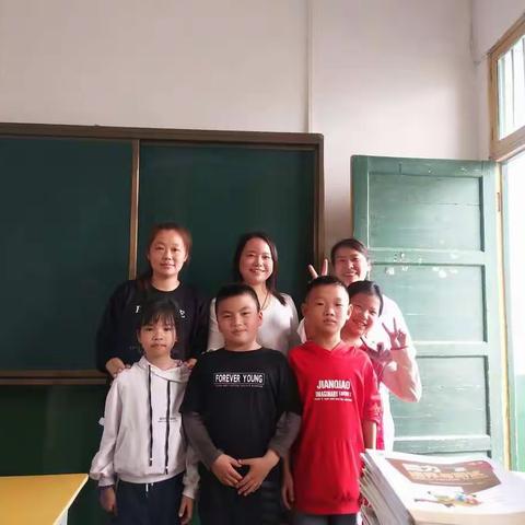 石潭镇中心小学三年级179班璞玉中队  4、5月份的掠影