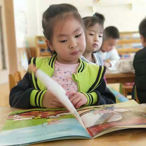 红叶幼儿园“亲子阅读月”邀请函