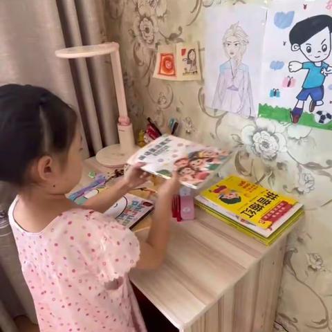【整理小书桌，彰显大智慧】——林州市世纪学校小学部一年级学生行为习惯养成（二）