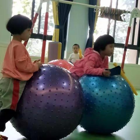 九月份观察故事——《我们一起玩》