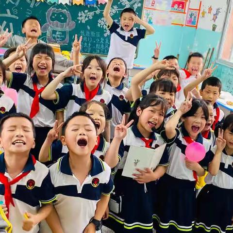 快乐的六一，七彩的童年——记杉树小学二年级“六一”儿童节活动