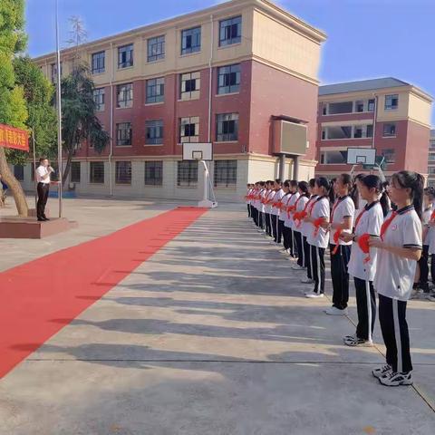 礼赞教师节，浓浓尊师意——冷水江市城东学校庆祝第38个教师节暨优秀教师表彰大会