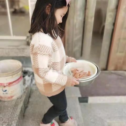 【董社小学一年级】在家劳动都快乐，欢欢喜喜过大年