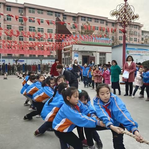 同心聚合力    团结胜可期                                 -------武功县普集镇中心小学举行冬季拔河比赛