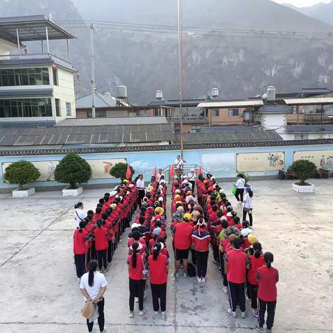 “党建引领队建 呵护青少年成长 ” ——大练地街道新建完小开展“普法强基补短板专项行动”