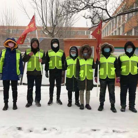 最美不止下雪天，更暖还是守护者