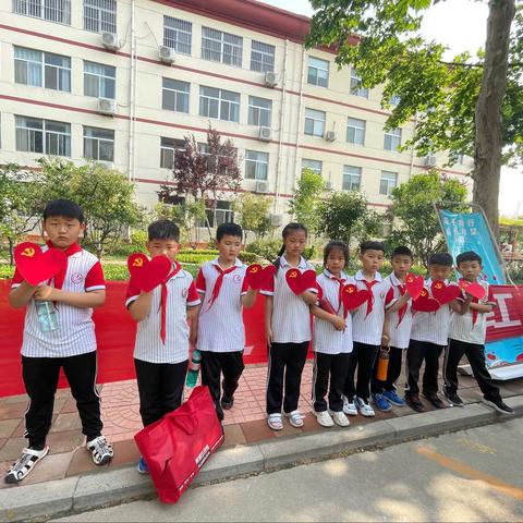 追寻红色足迹  传承红色精神一一记2019级六班＂童心向党 追寻红色足迹＂献礼建党百年主题游园会花絮