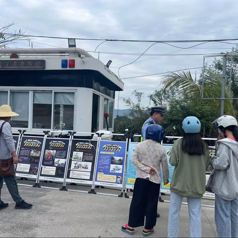 马岭中队在农村重点路段开展交通安全宣传活动