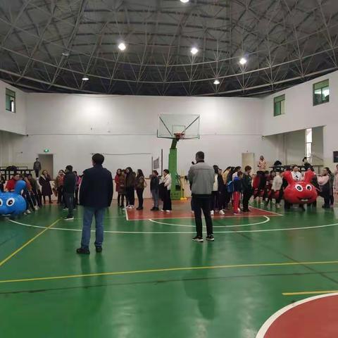 花开三月天 巾帼绽芳华——建宁一中开展庆“三八”趣味活动