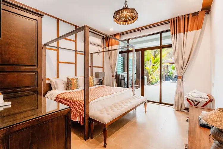 清远佛冈~巴厘岛4房5床超大花园大泳池温泉度假别墅