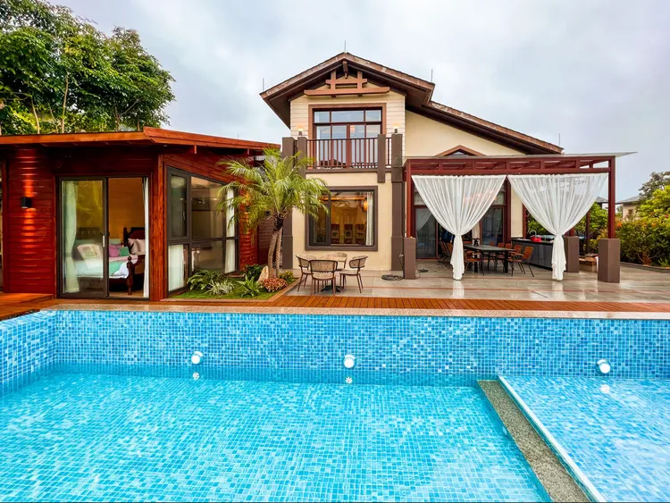 巴厘岛5房7床大泳池温泉十按摩恒温池别墅