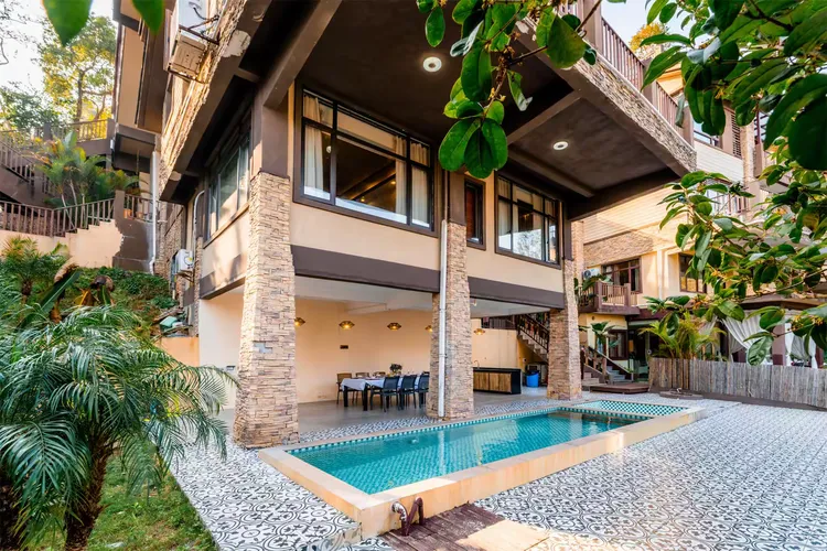 山顶棉兰风情5房9床泳池温泉别墅