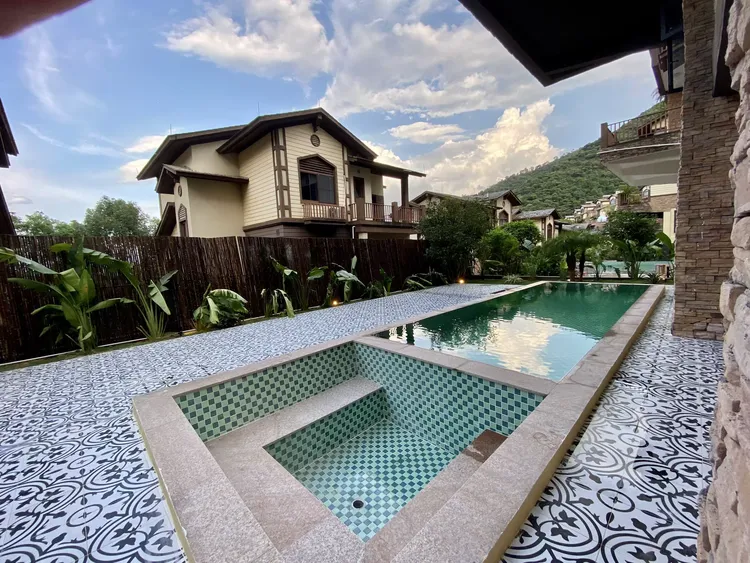 山顶棉兰风情5房9床泳池温泉别墅