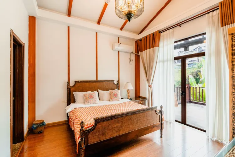 清远佛冈~巴厘岛4房5床超大花园大泳池温泉度假别墅