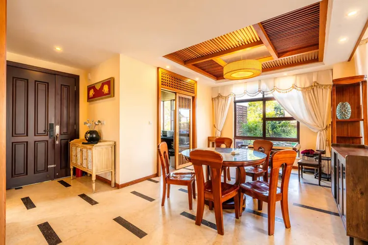 巴厘岛5房7床大泳池温泉十按摩恒温池别墅