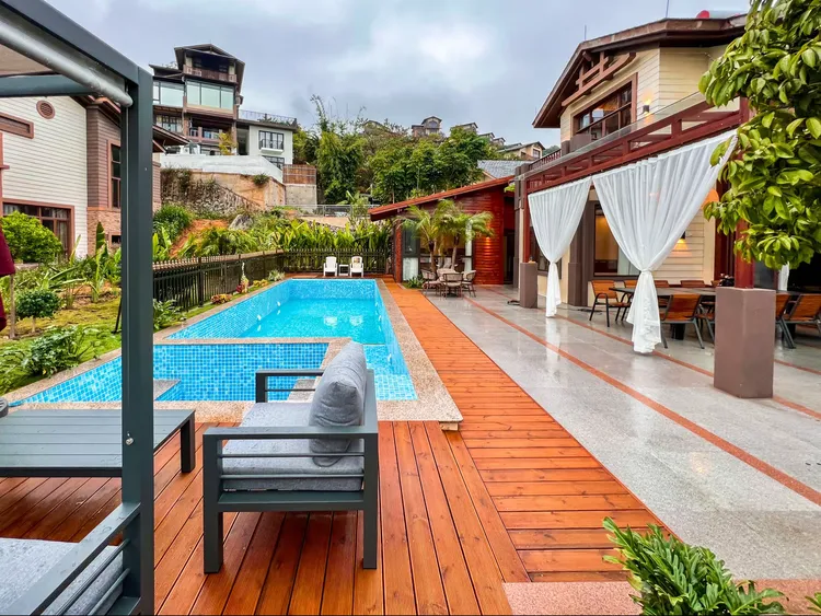 巴厘岛5房7床大泳池温泉十按摩恒温池别墅