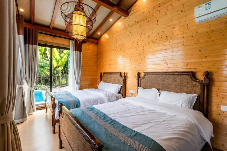 巴厘岛5房7床大泳池温泉十按摩恒温池别墅