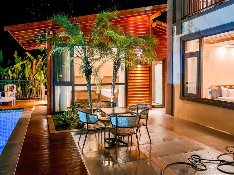 巴厘岛5房7床大泳池温泉十按摩恒温池别墅